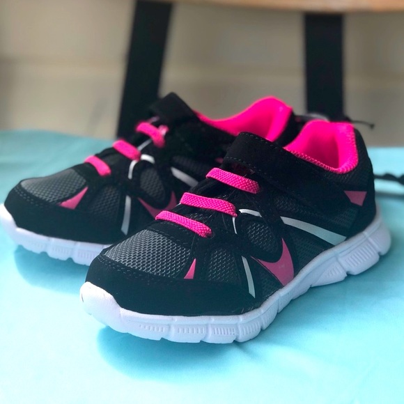 danskin tennis shoes